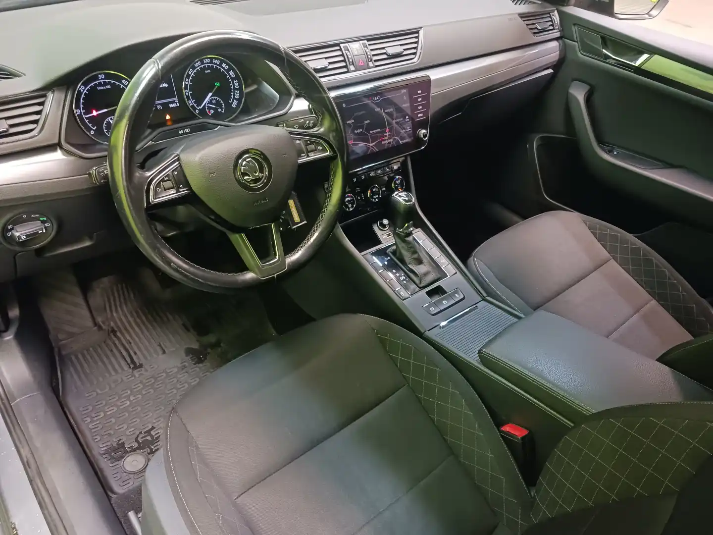 car-image