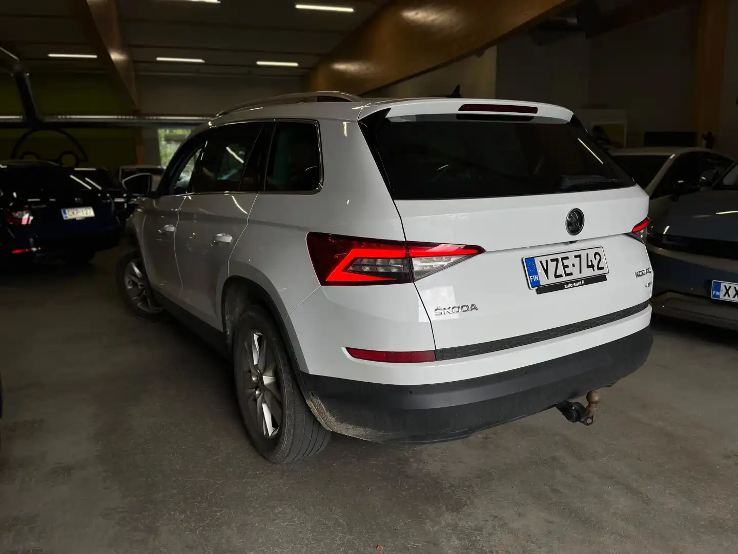 car-image
