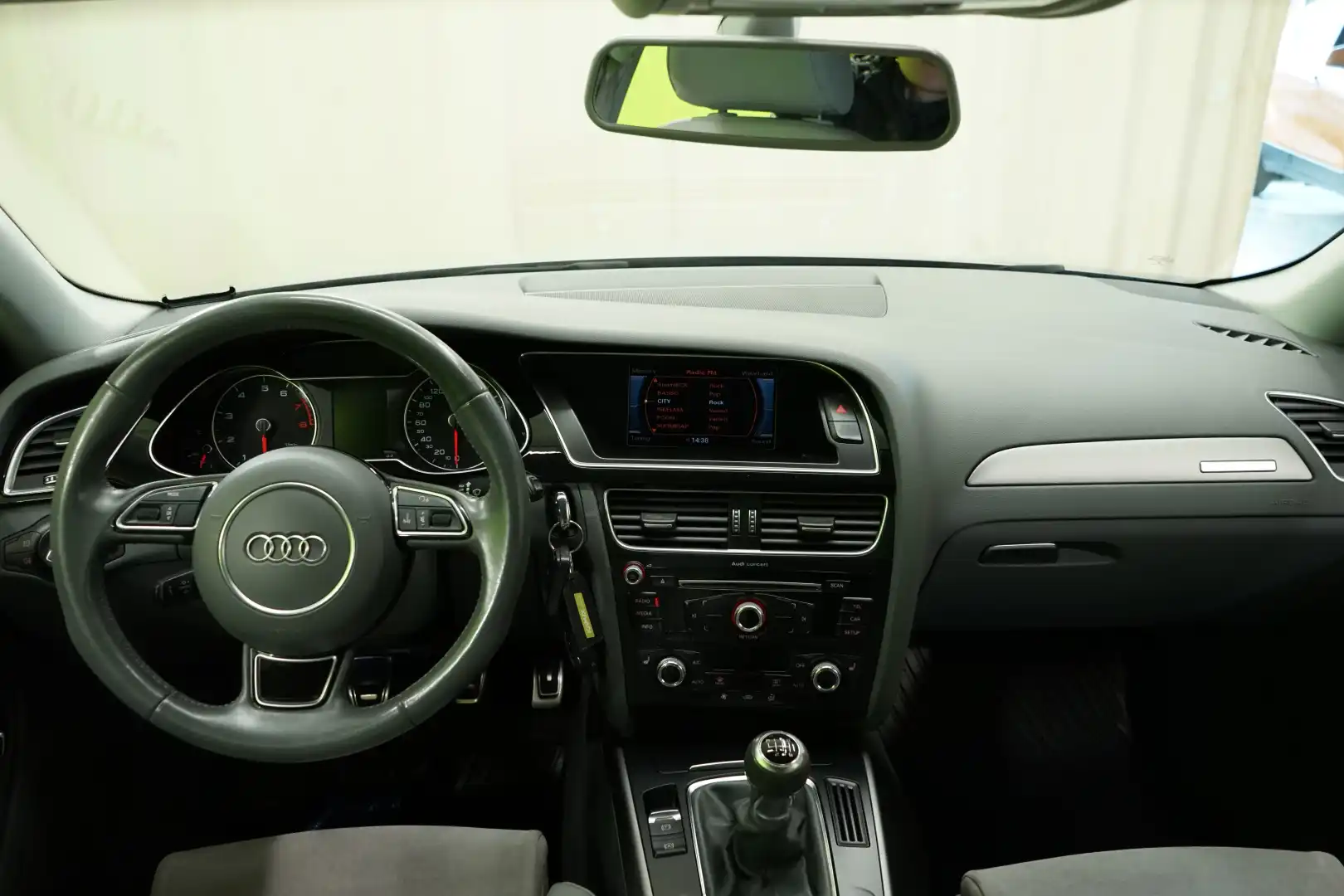 car-image