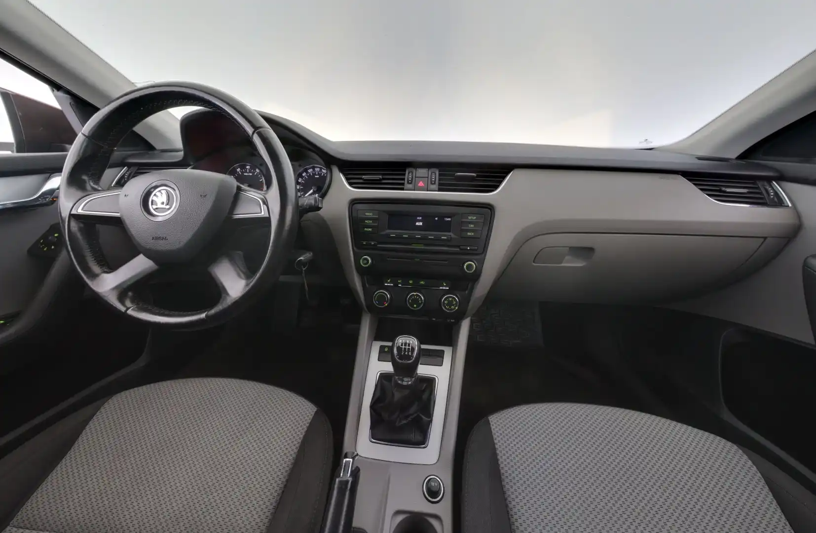 car-image