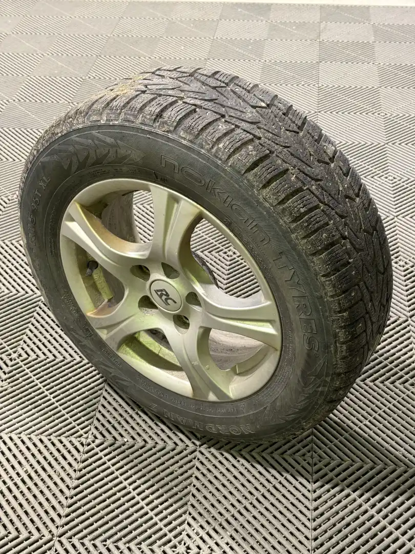 car-image