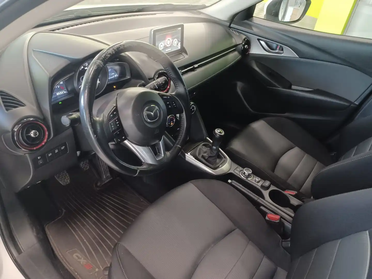 car-image