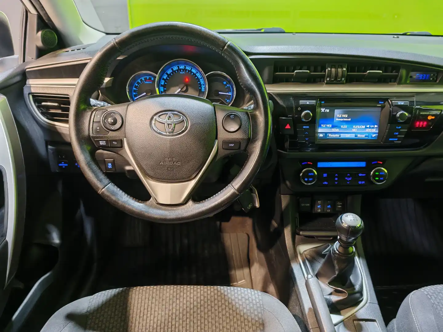 car-image