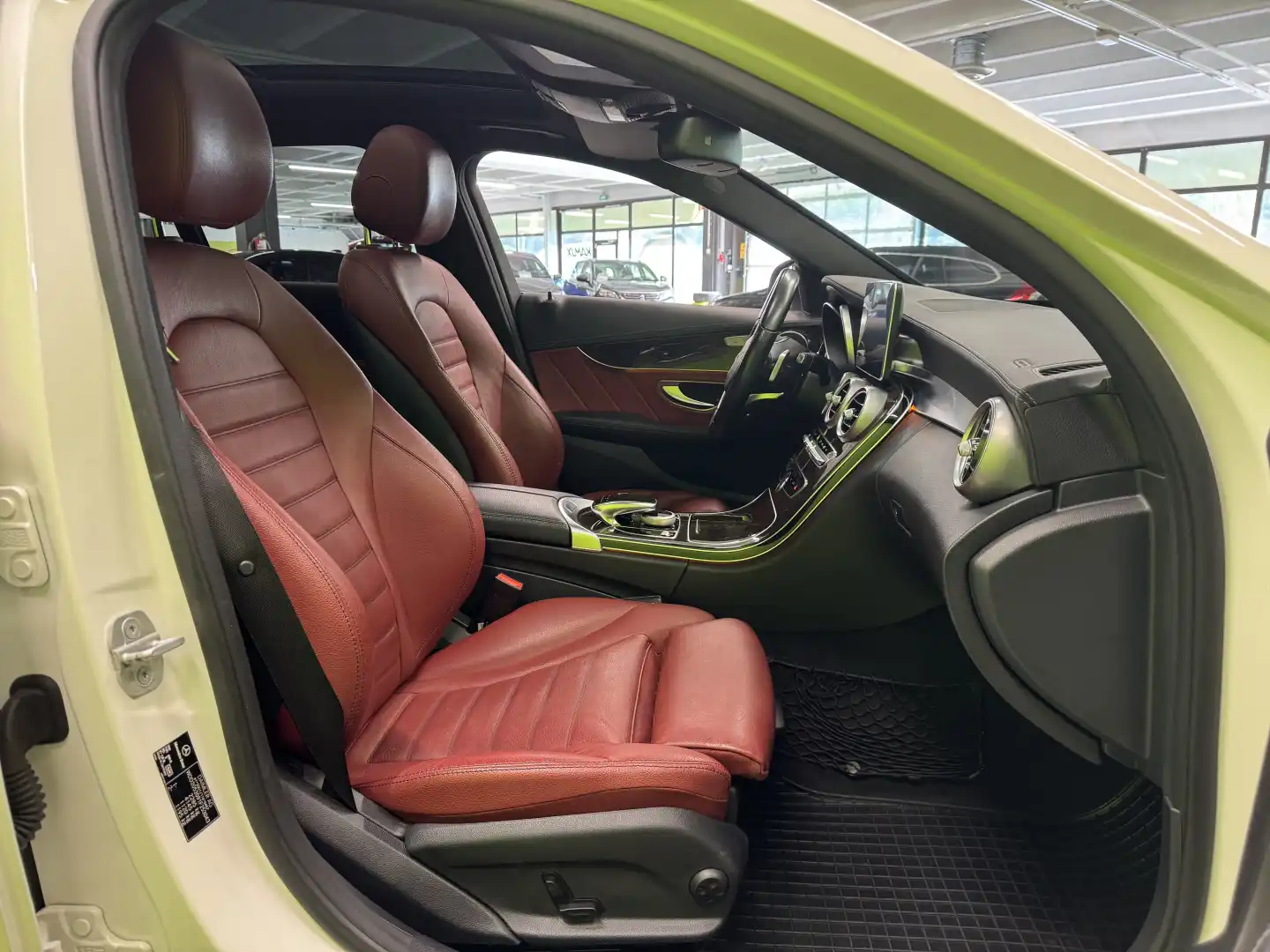 car-image