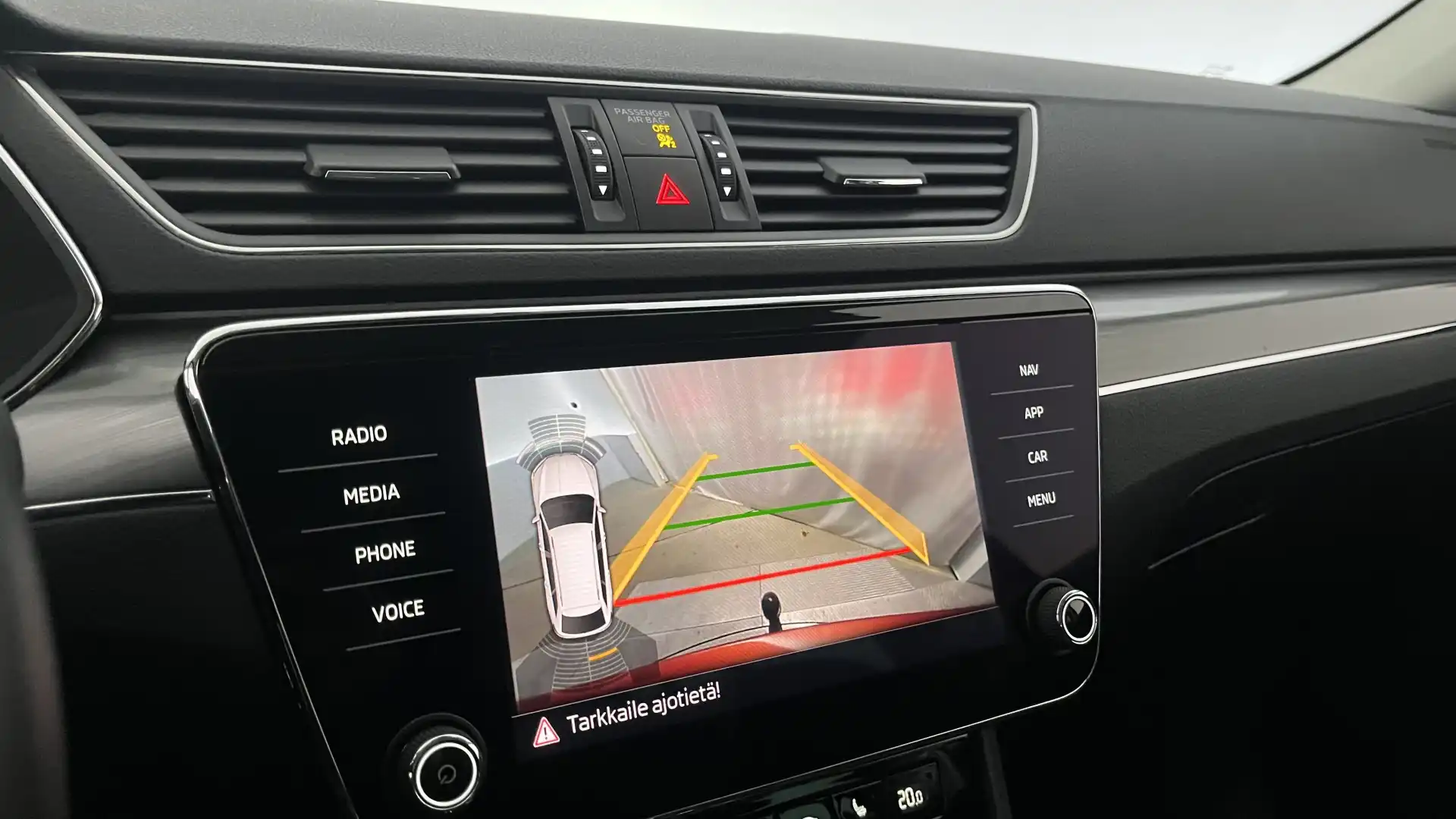 car-image