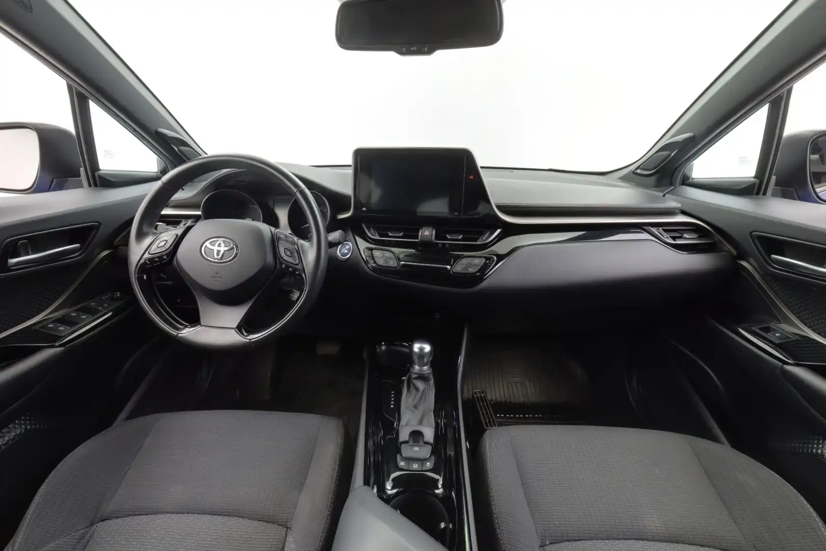 car-image