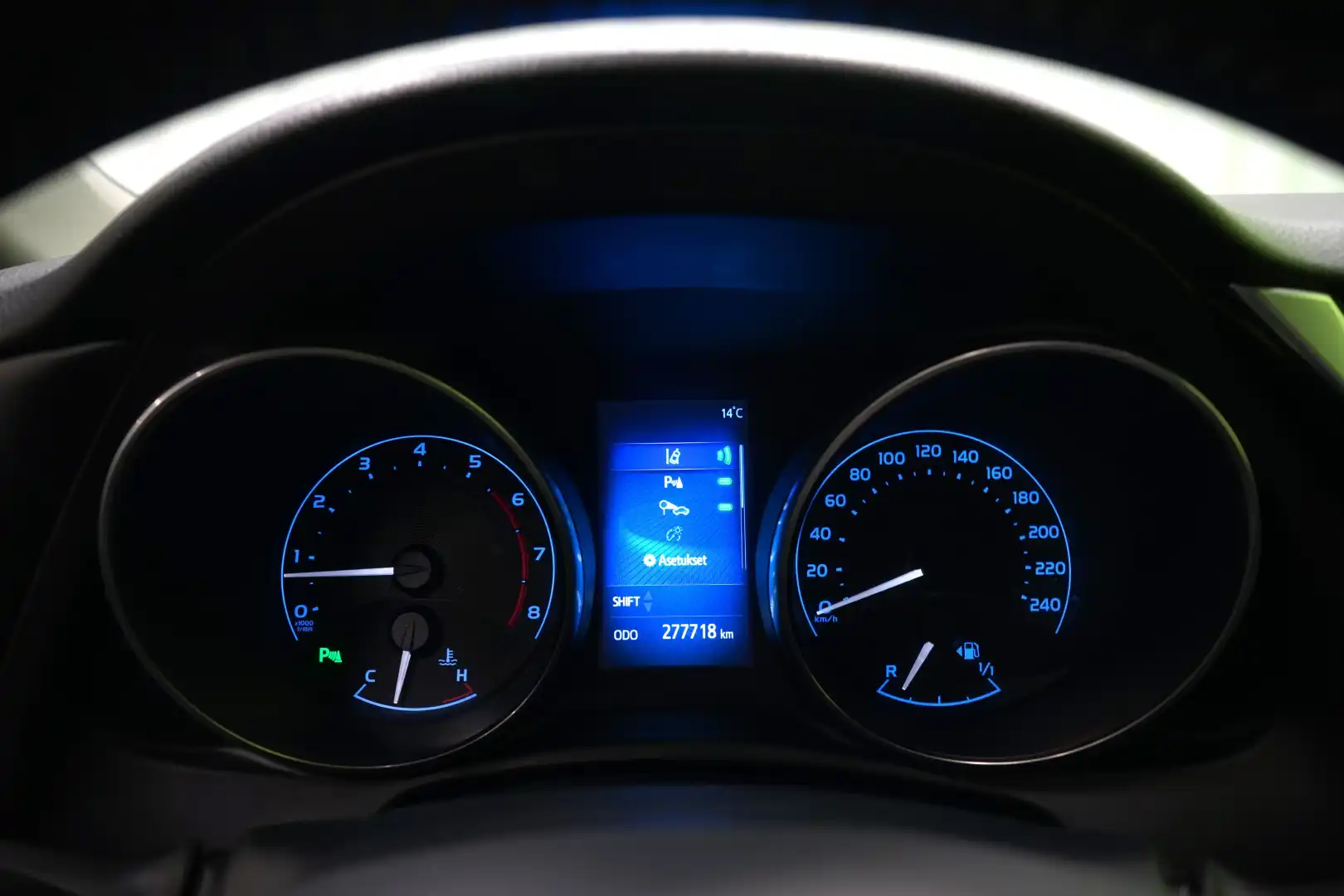 car-image