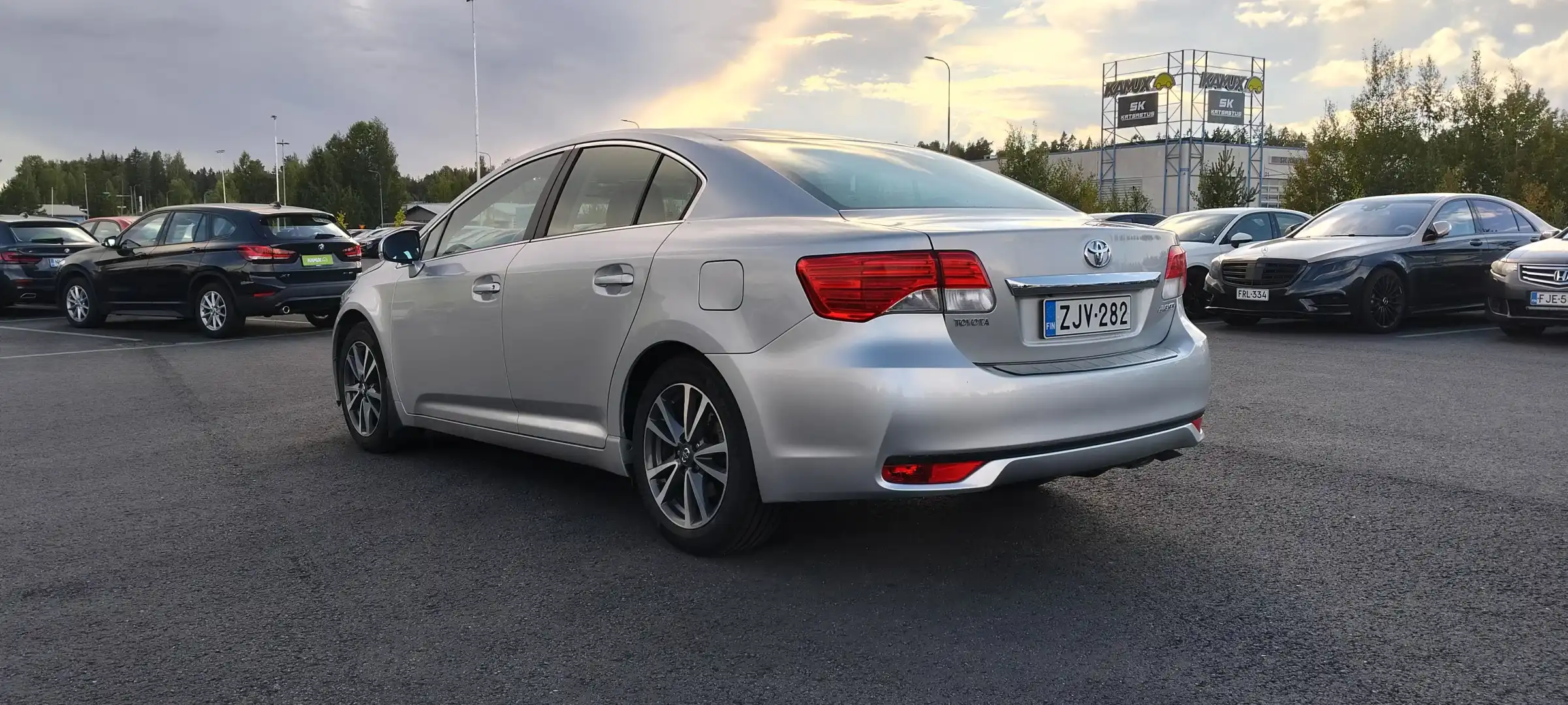 car-image