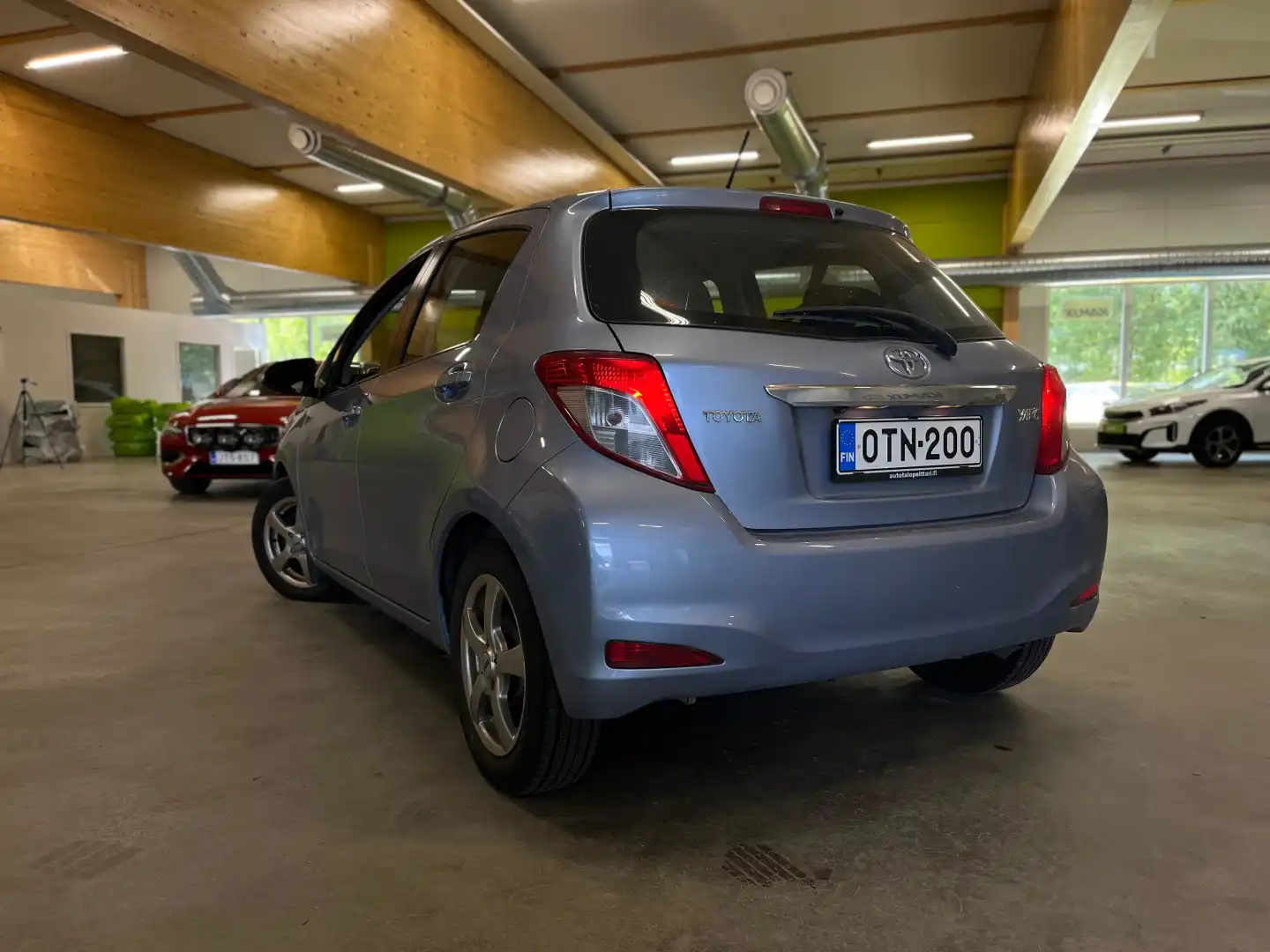 car-image