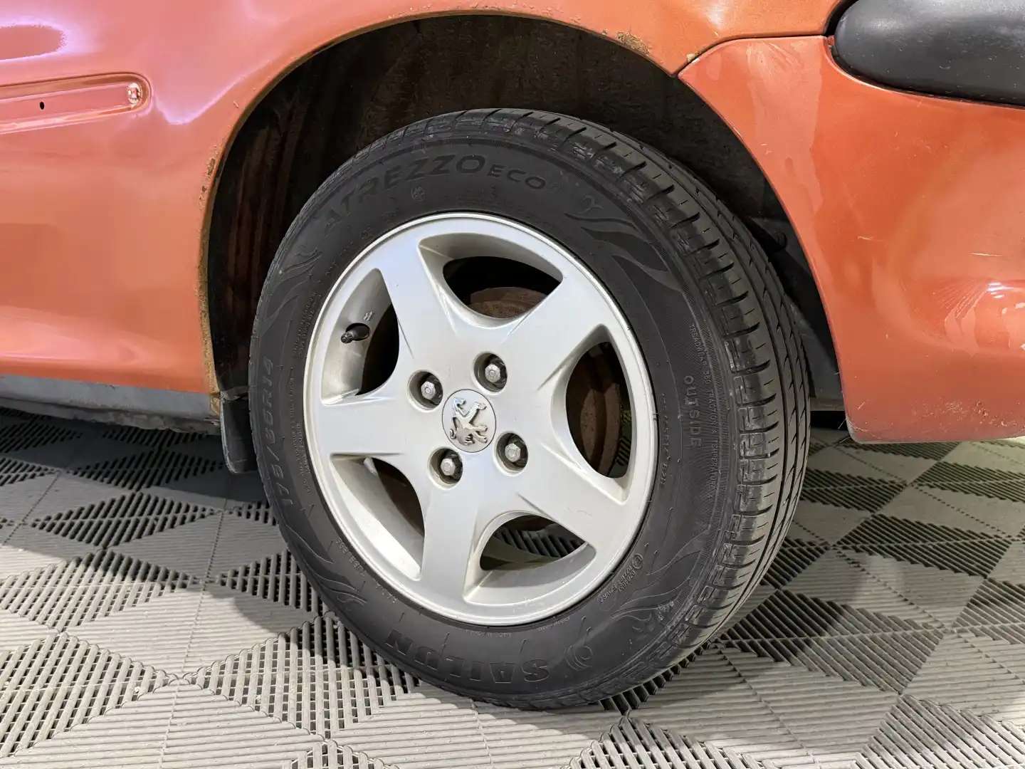 car-image