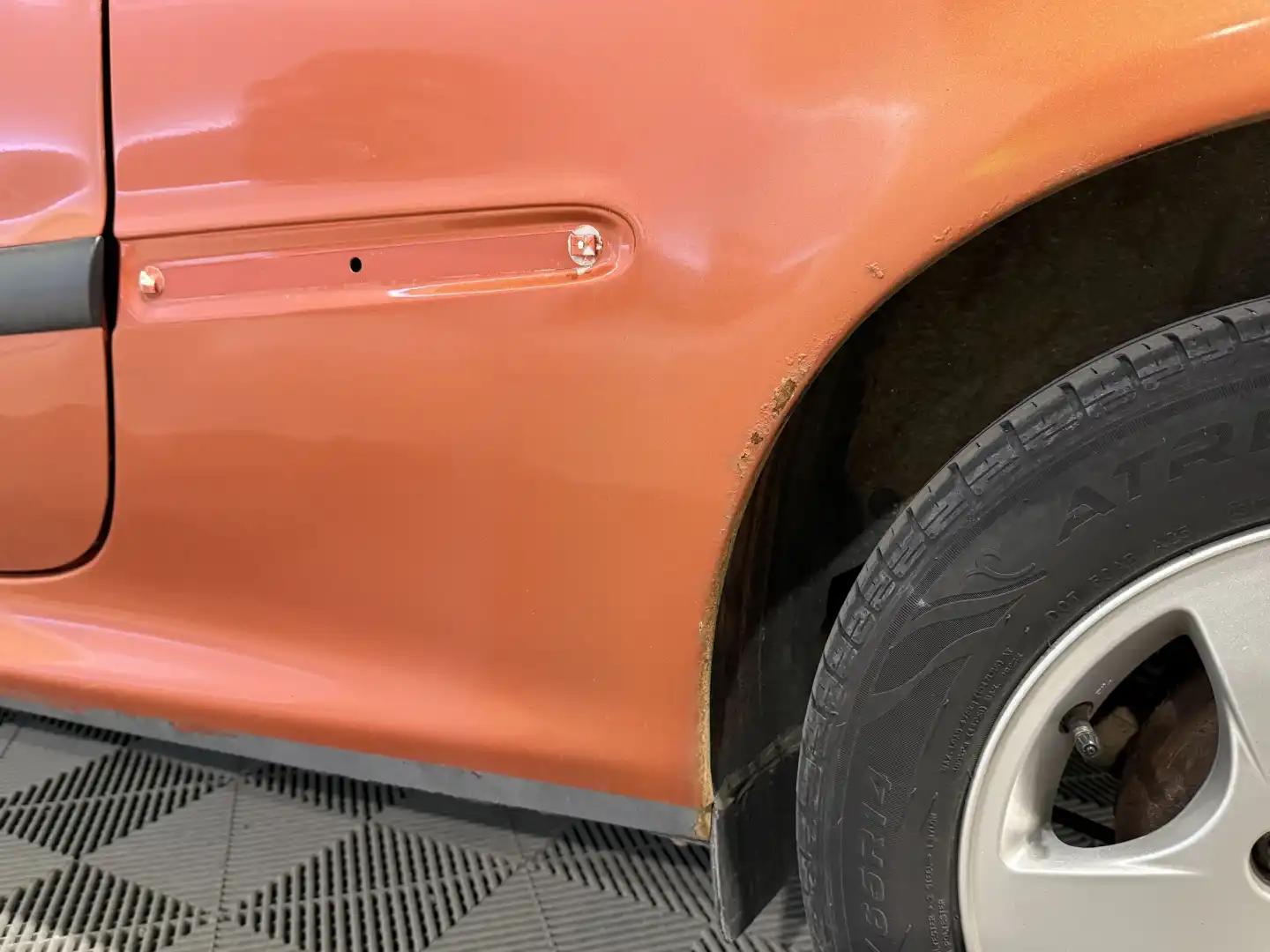 car-image