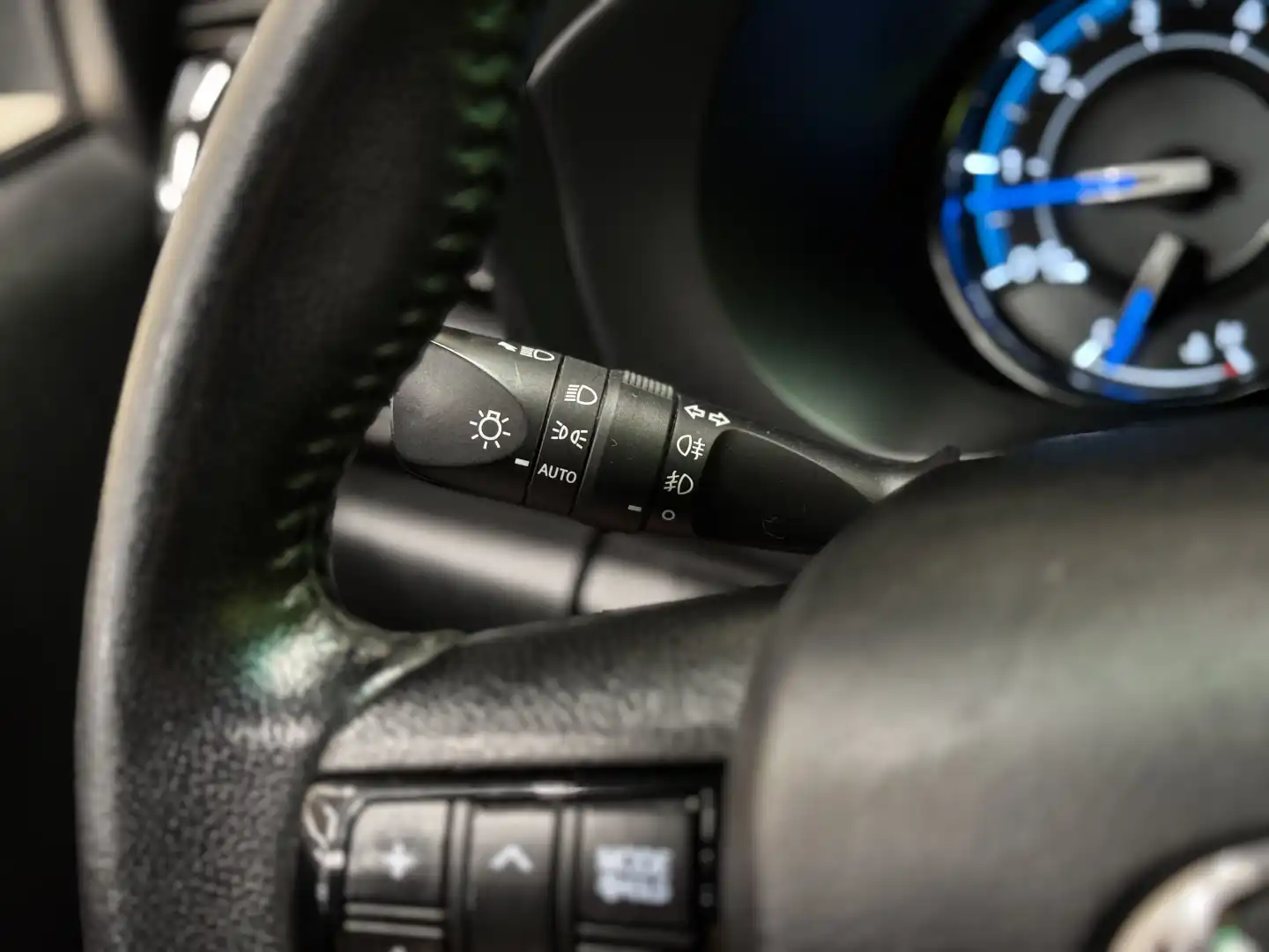 car-image
