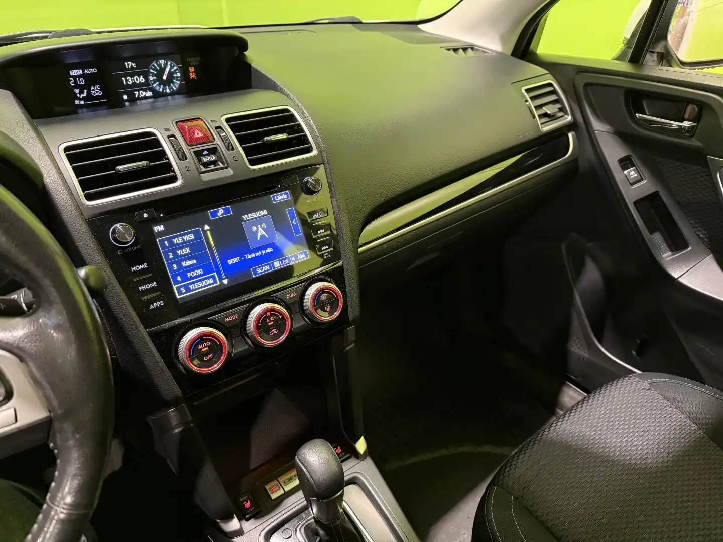 car-image