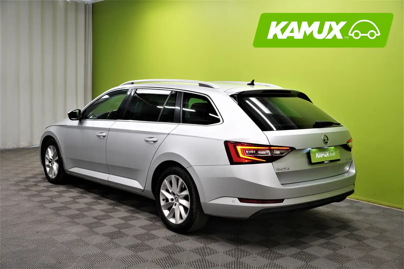 car-image