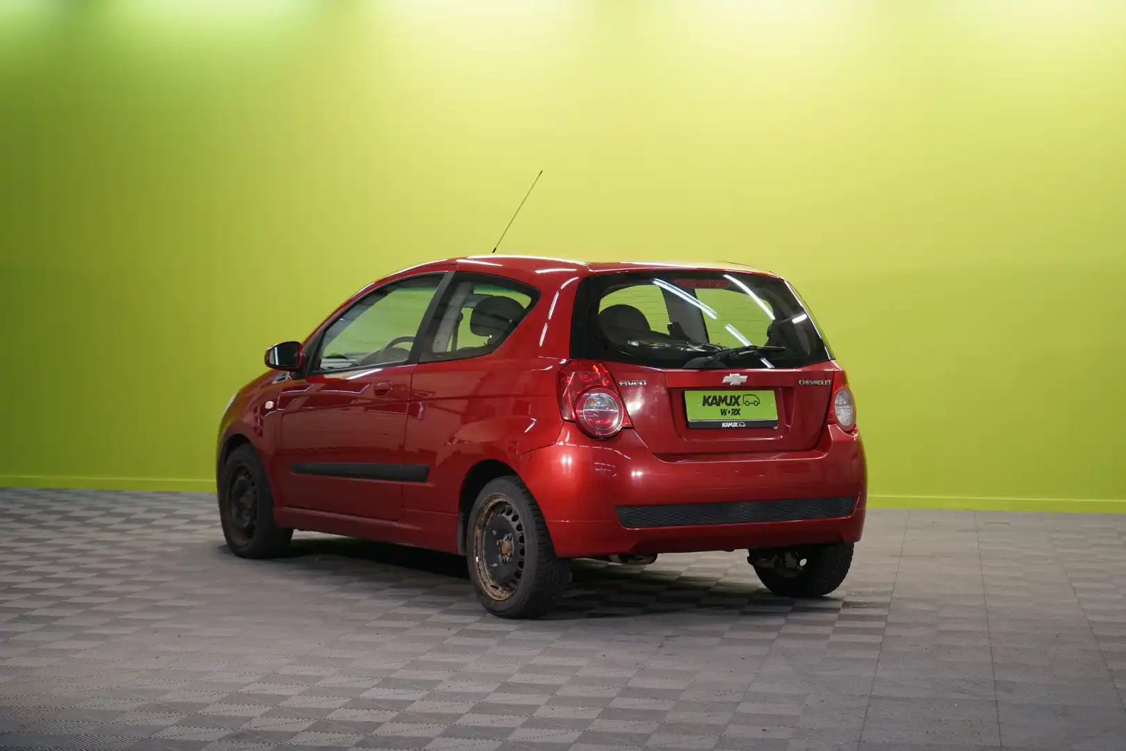 car-image