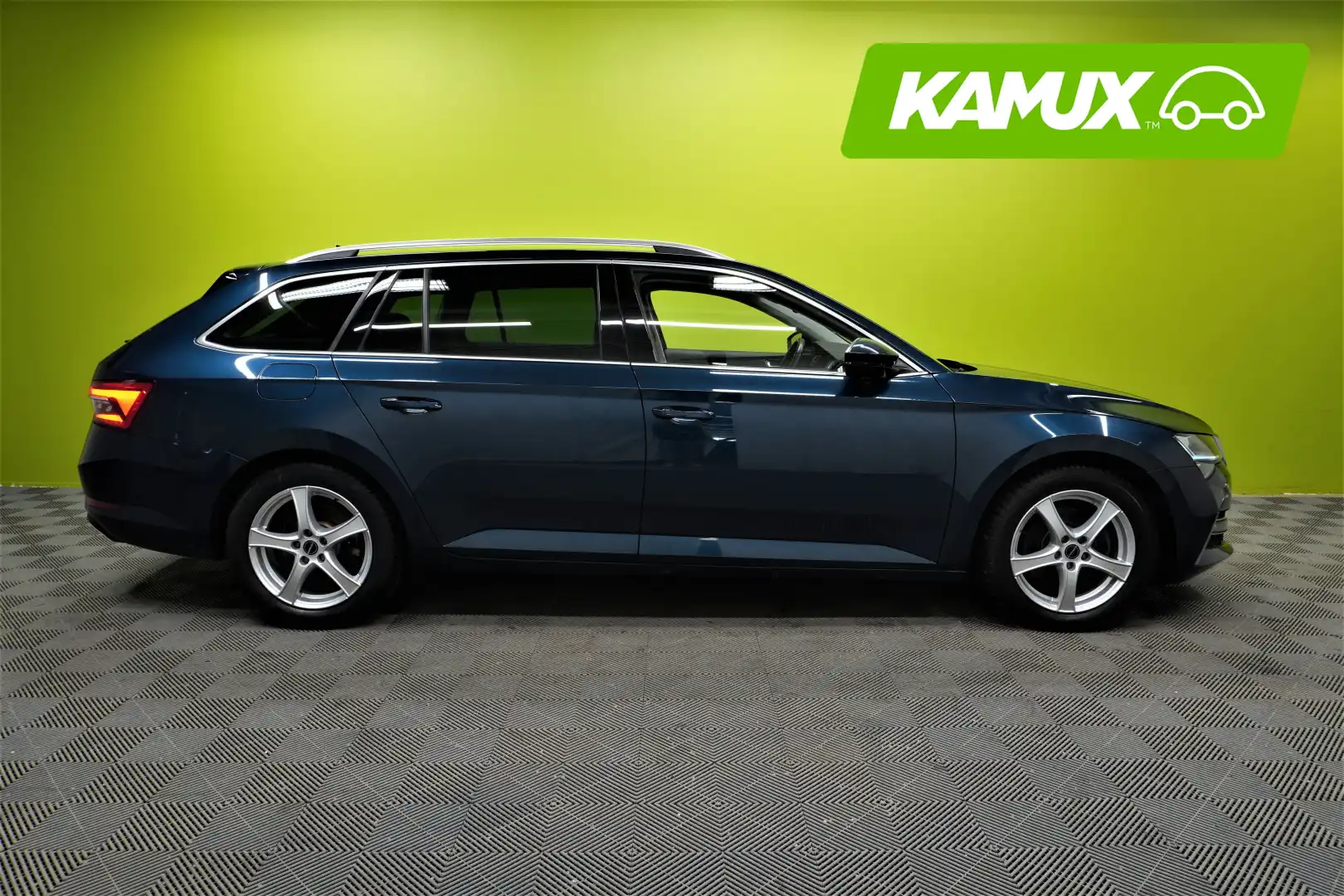 car-image