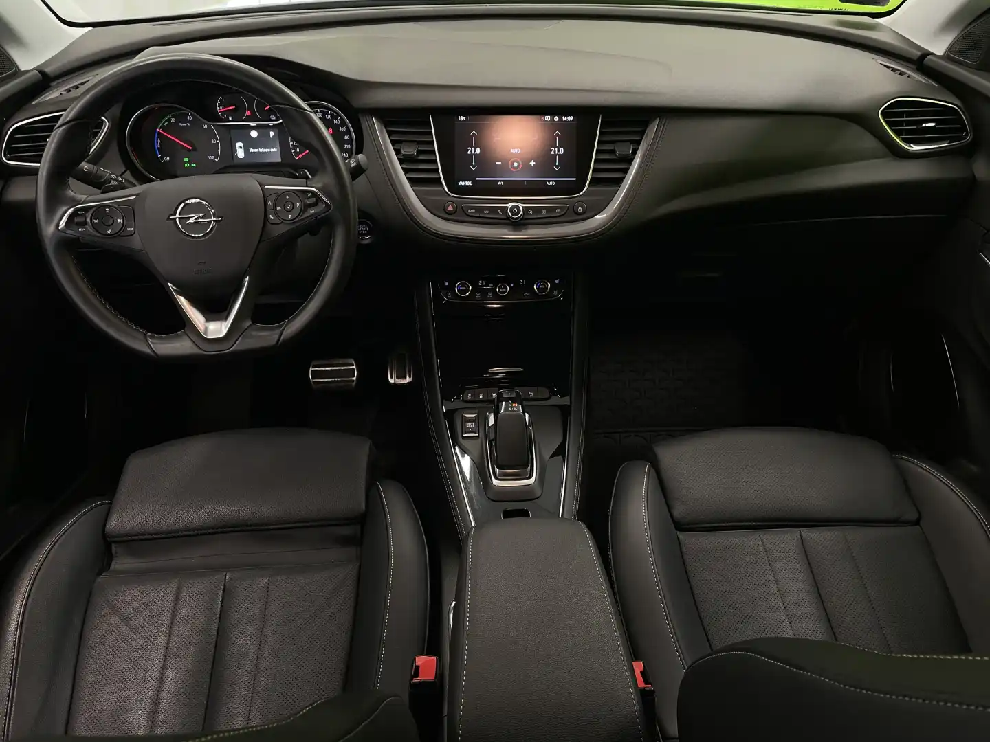 car-image