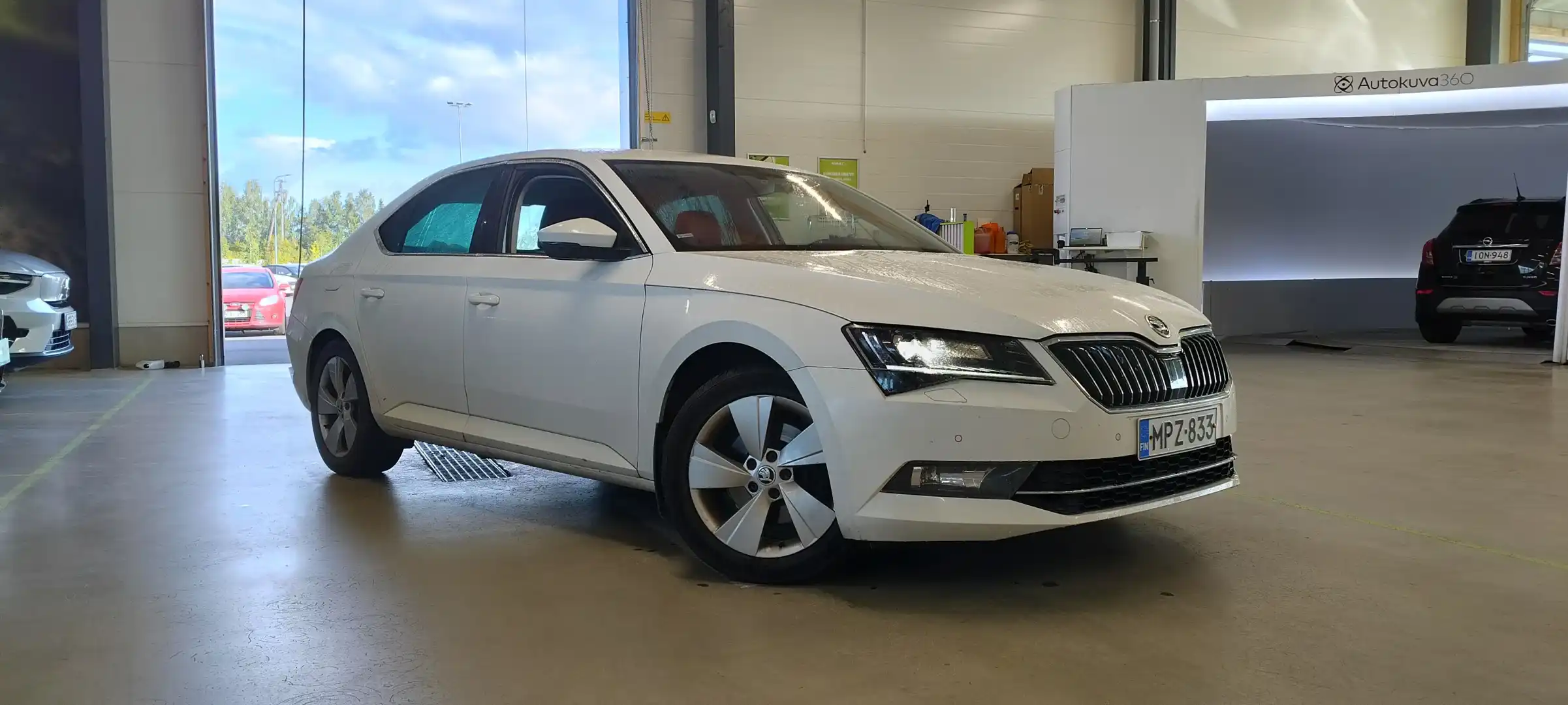 car-image