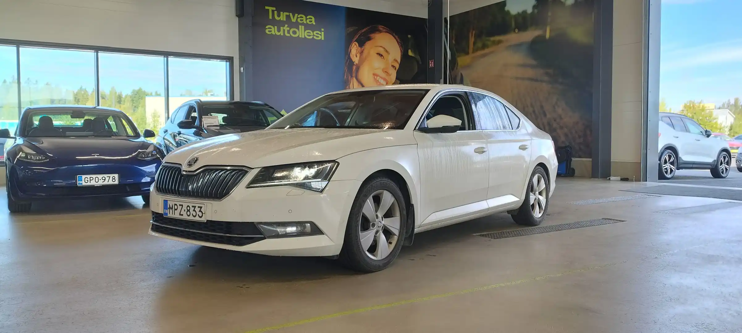 car-image