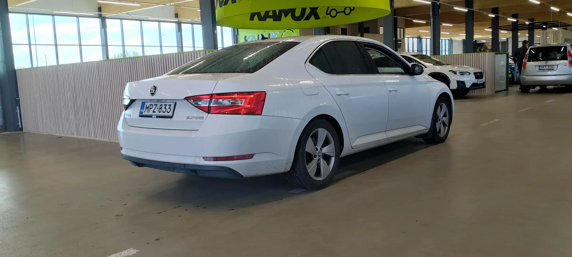 car-image