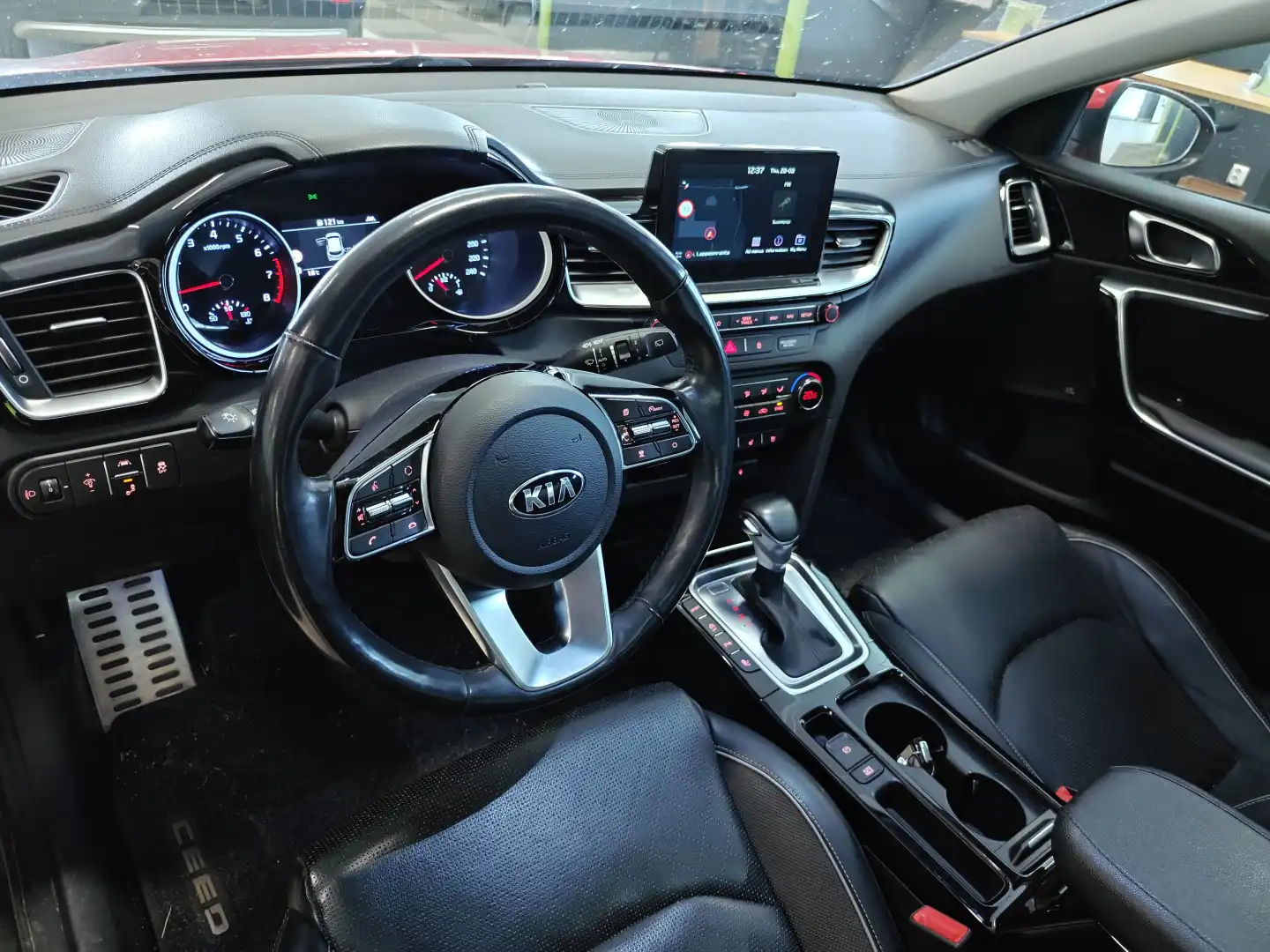 car-image