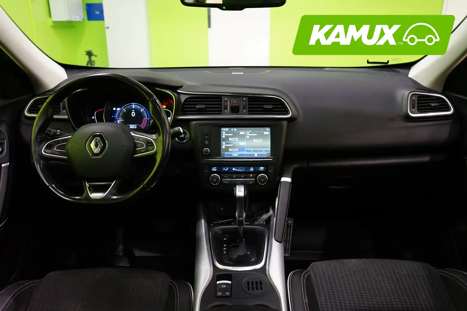 car-image