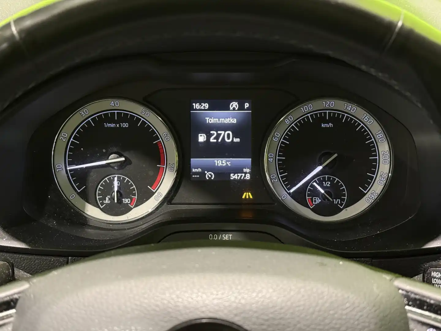 car-image