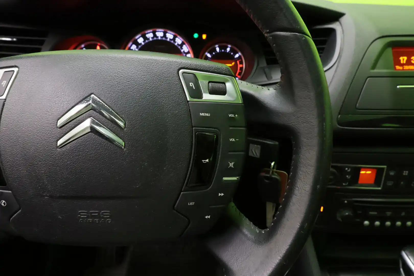 car-image