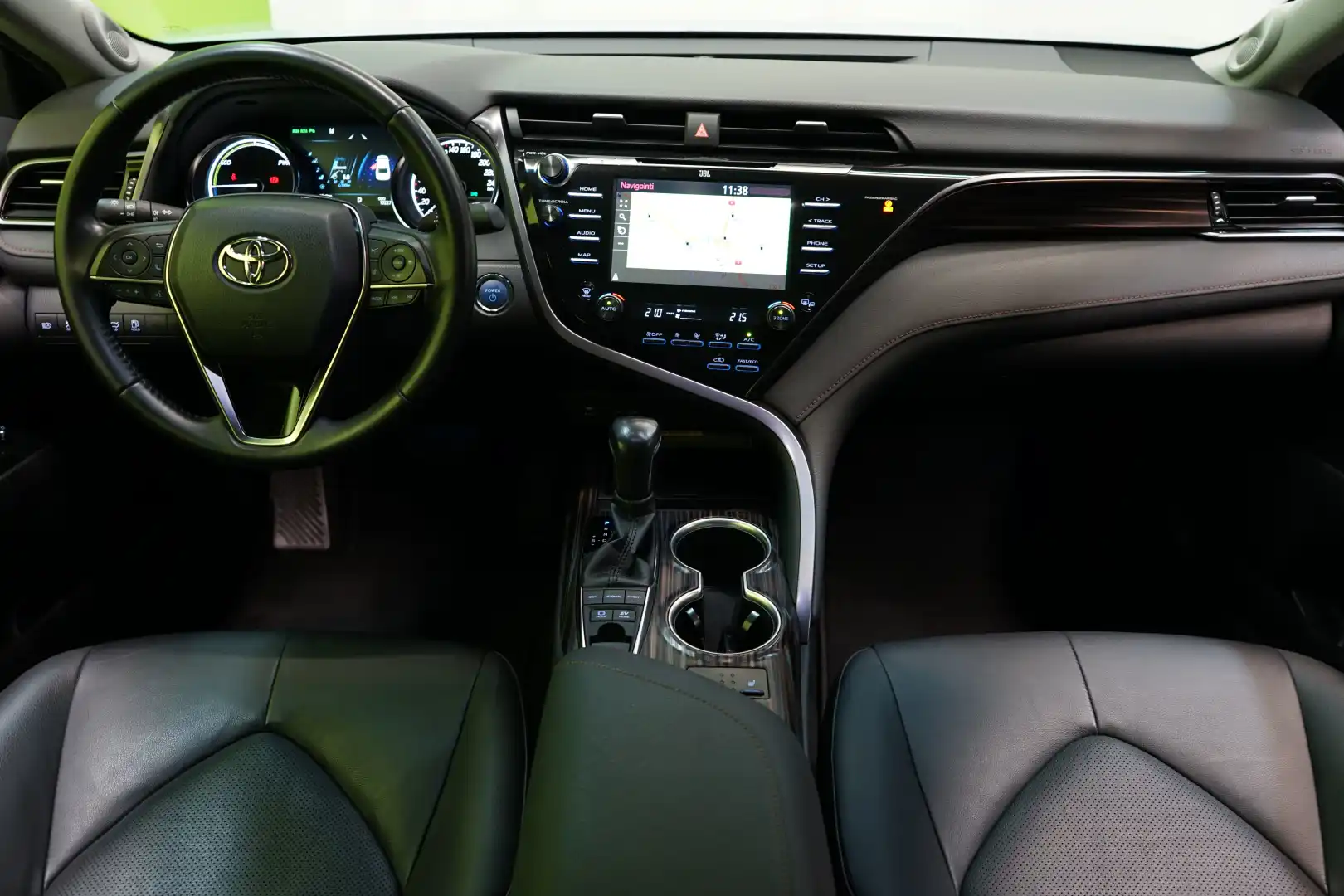 car-image