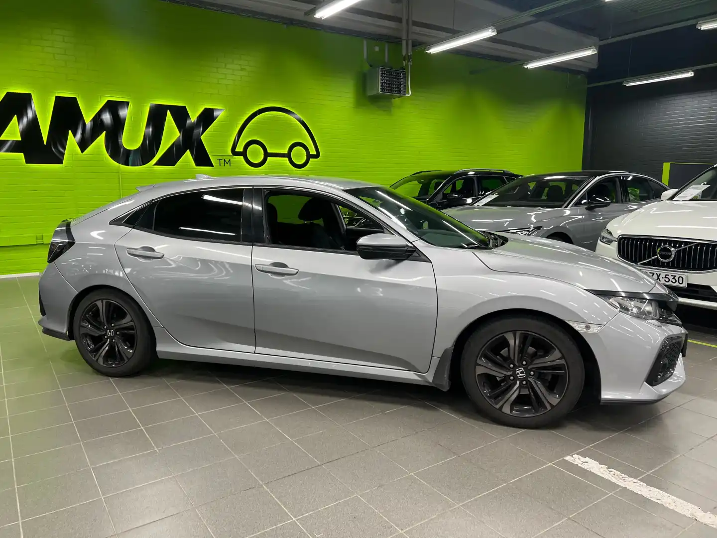 car-image
