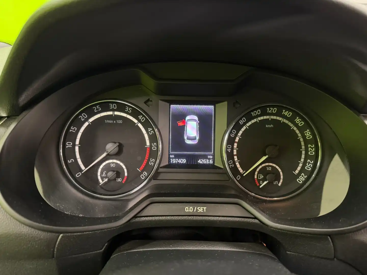 car-image