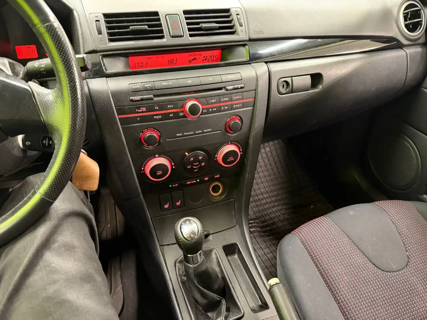 car-image