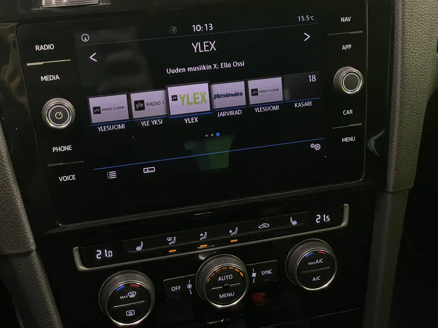 car-image