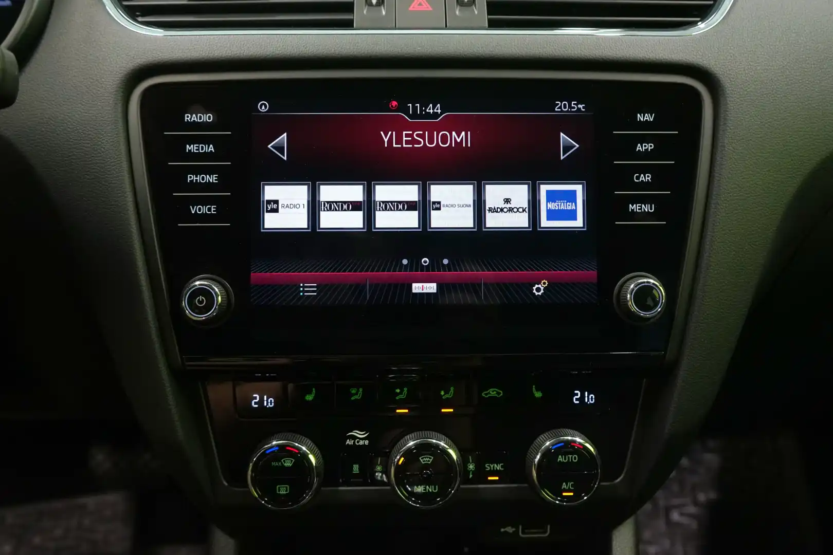 car-image