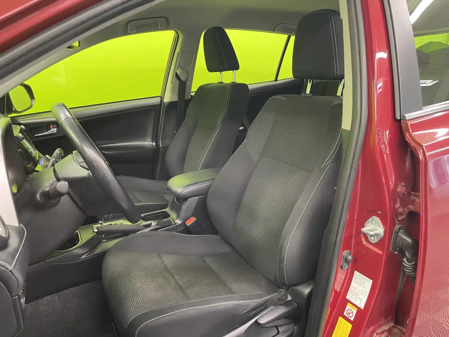 car-image