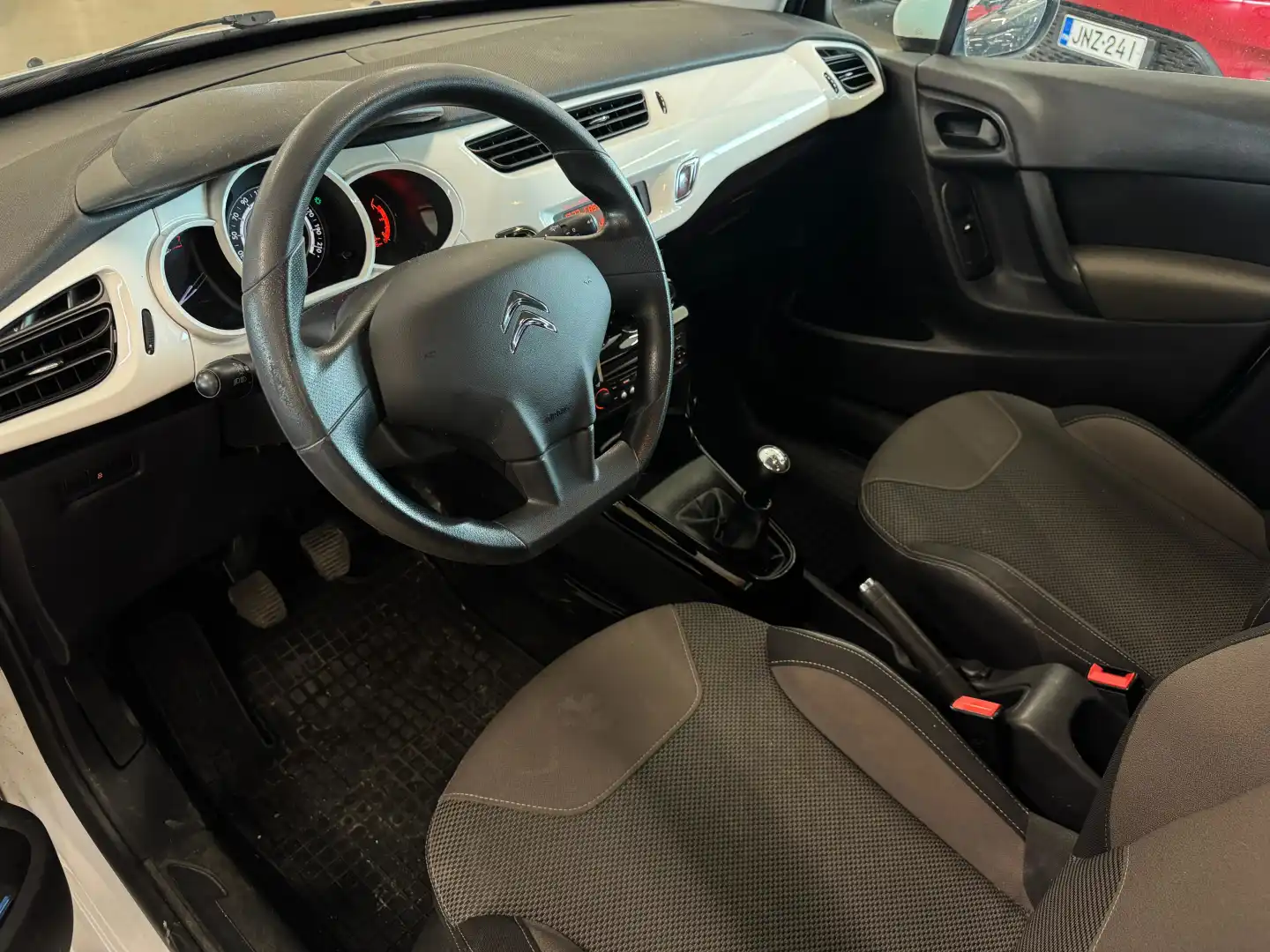 car-image