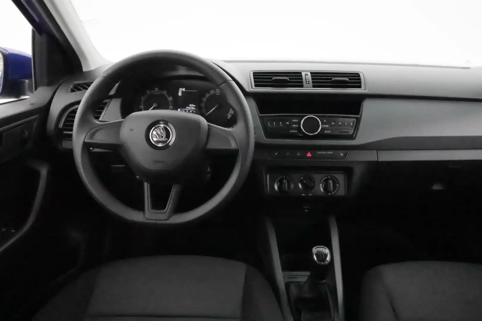 car-image