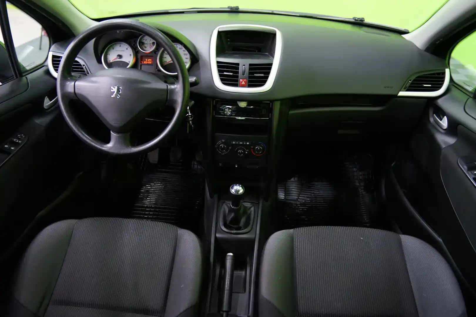 car-image