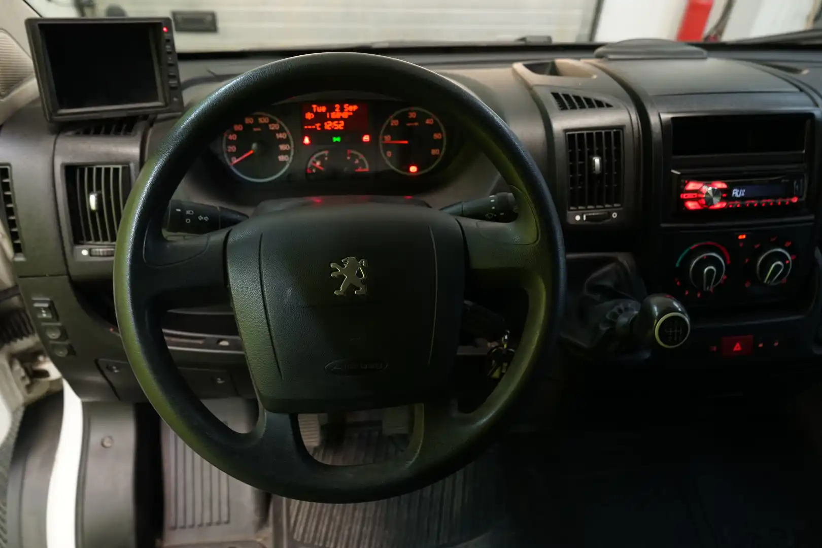 car-image