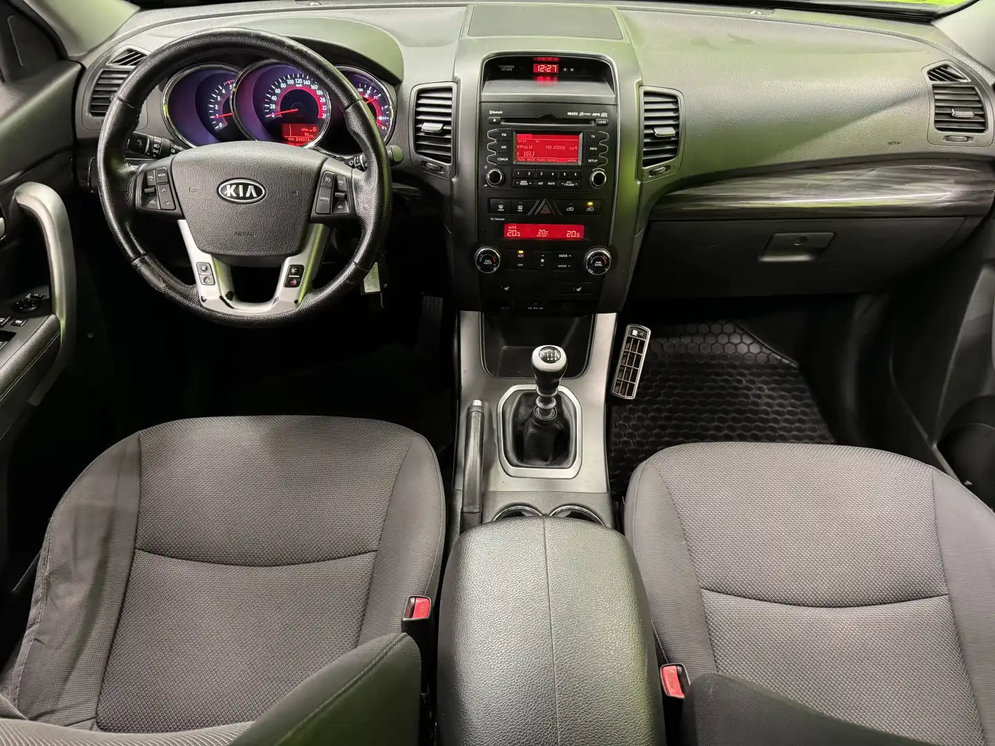 car-image