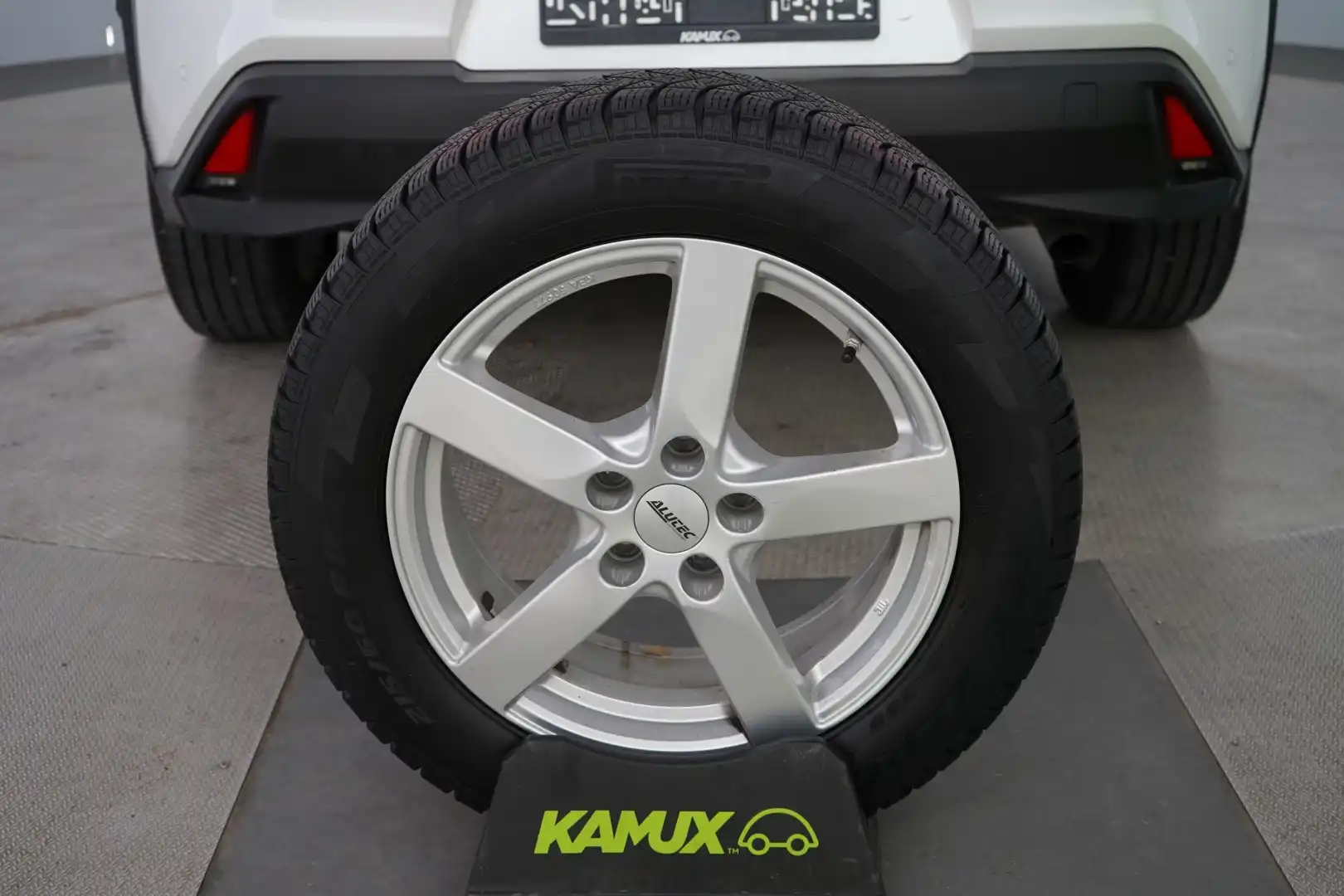 car-image