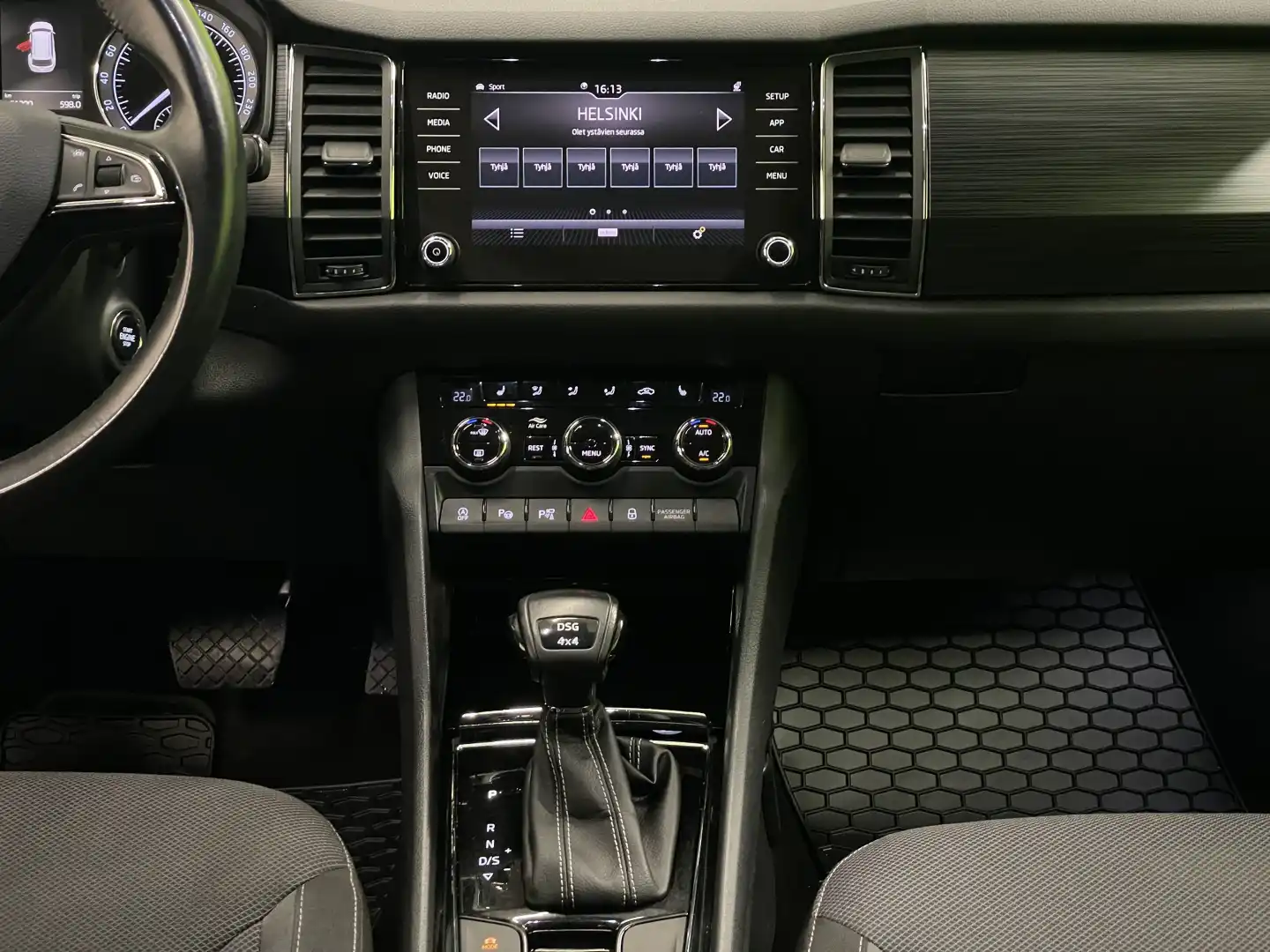car-image
