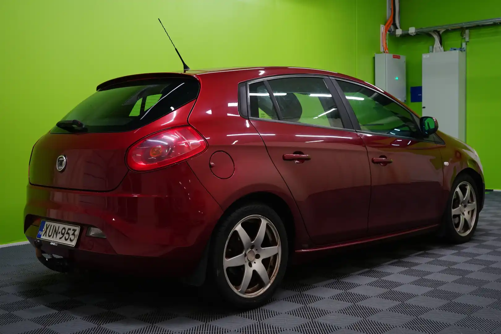 car-image