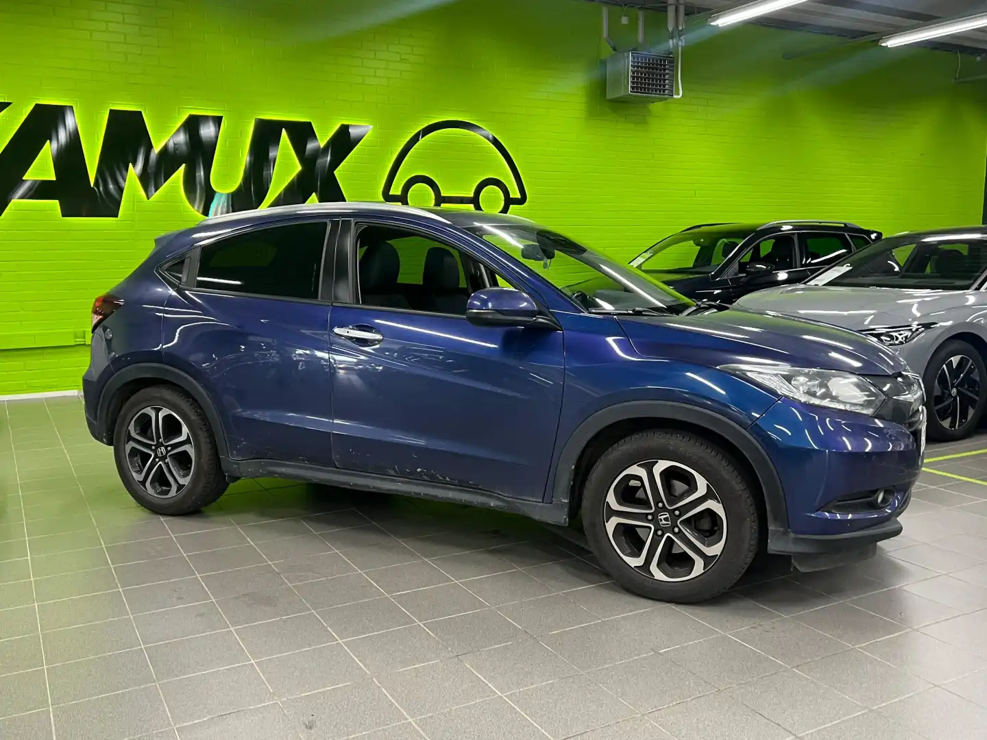 car-image
