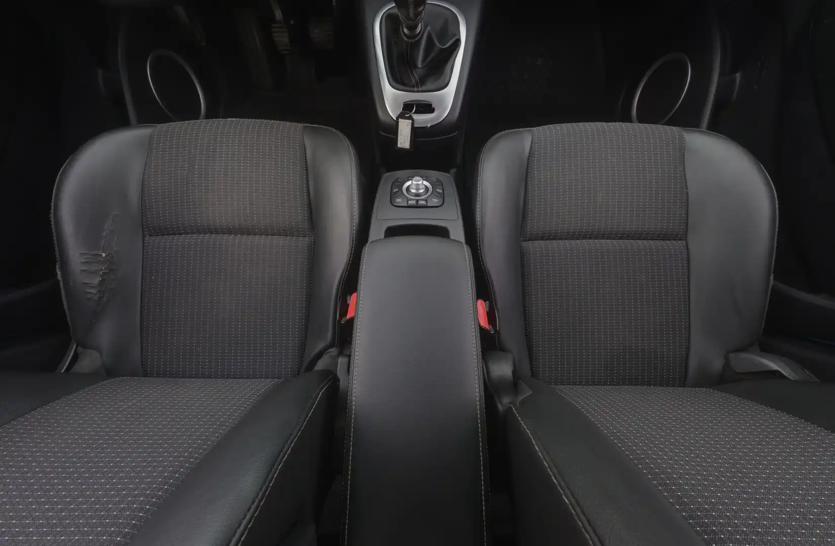 car-image