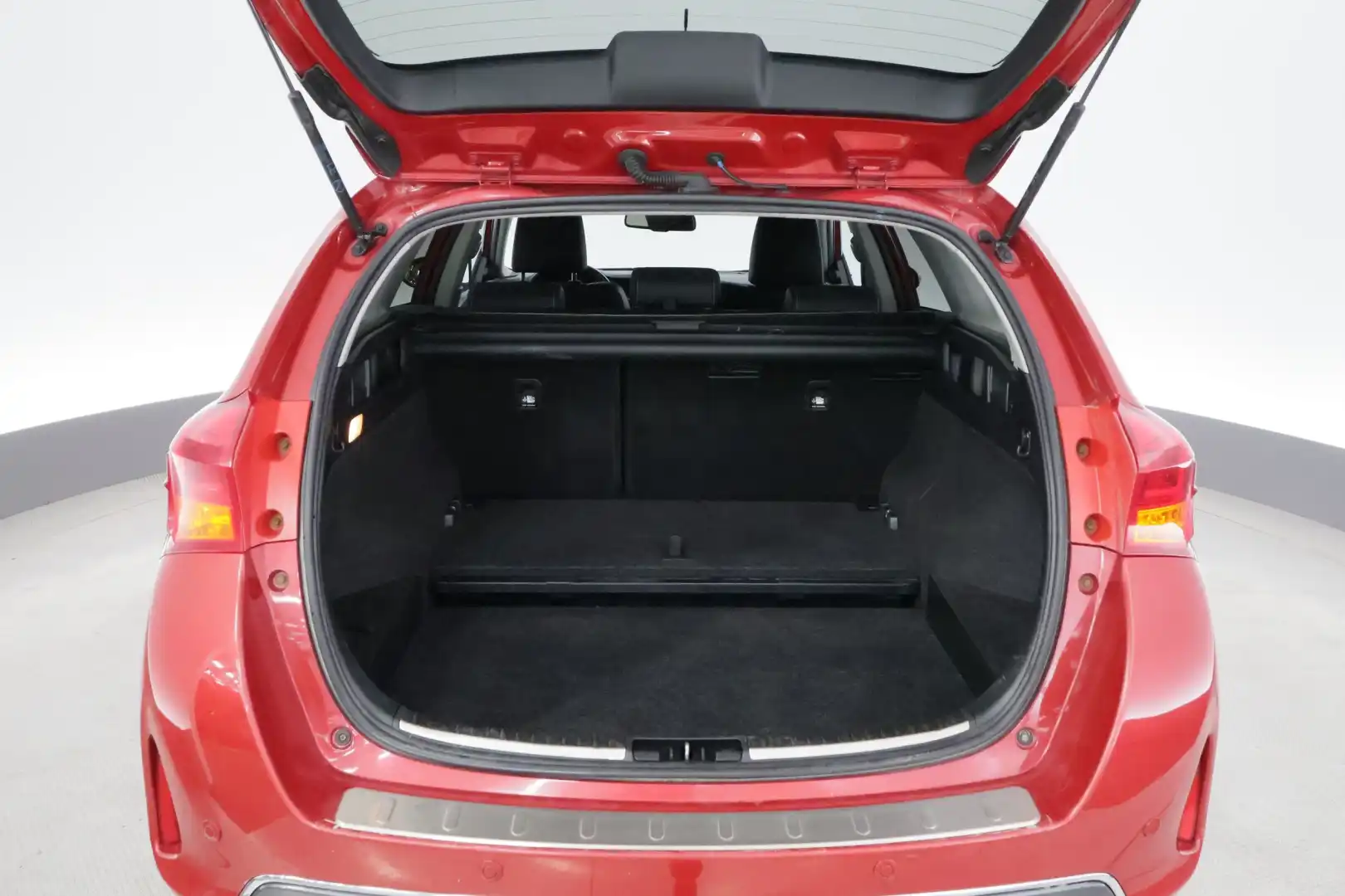 car-image