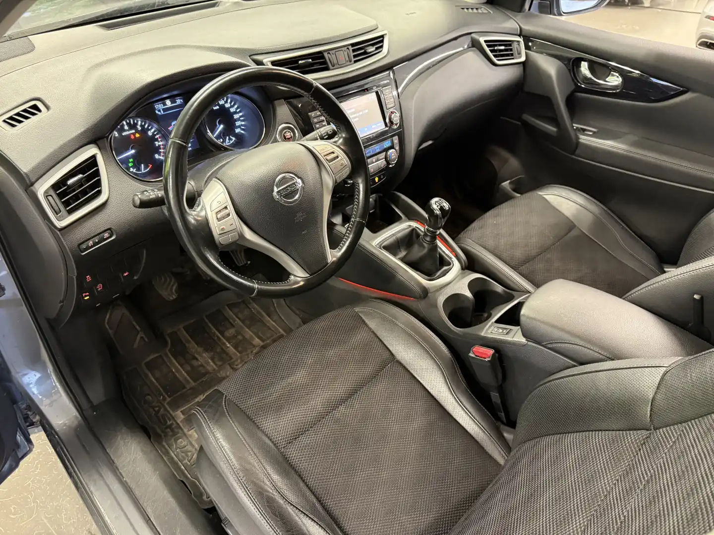 car-image