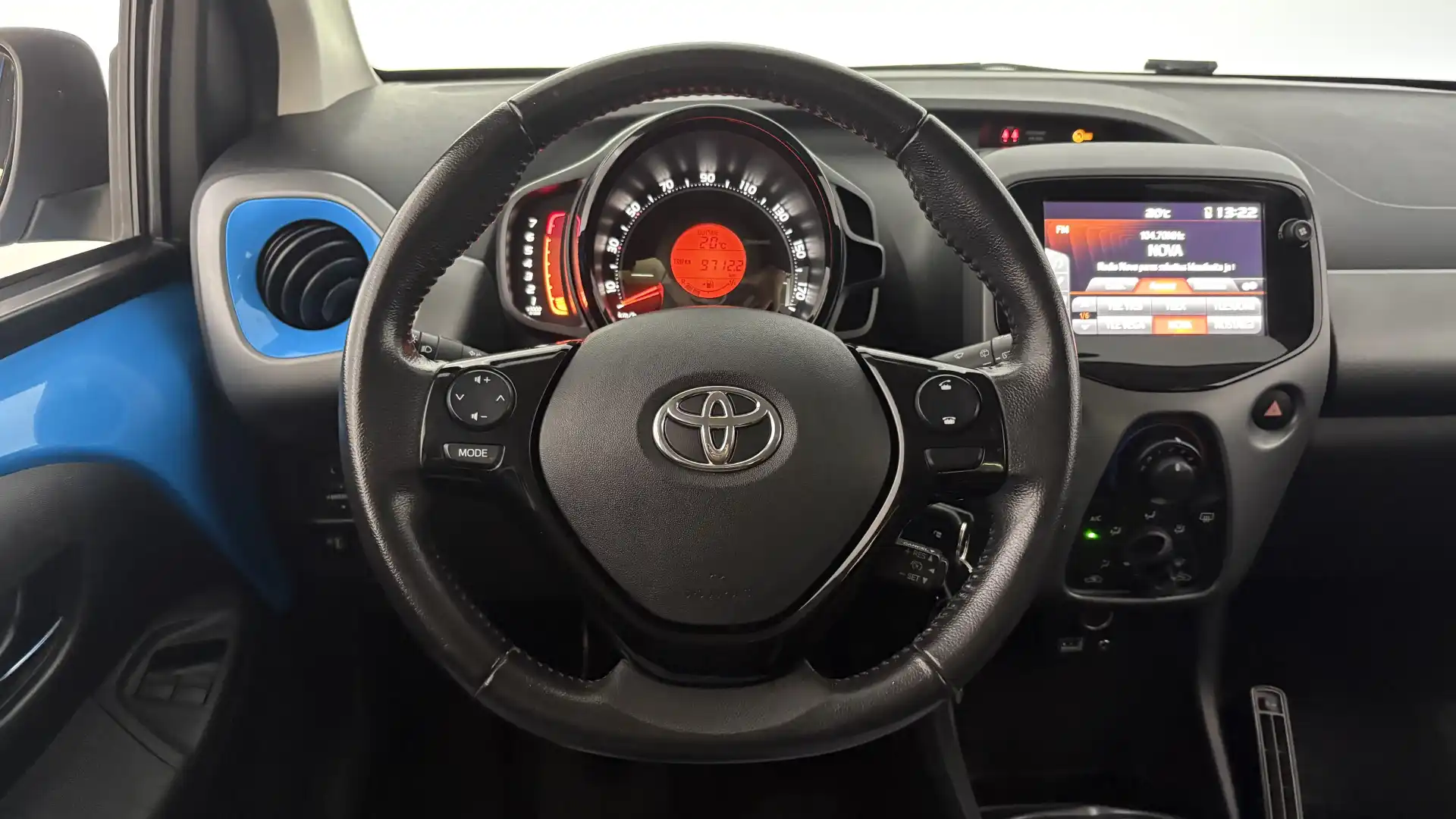 car-image