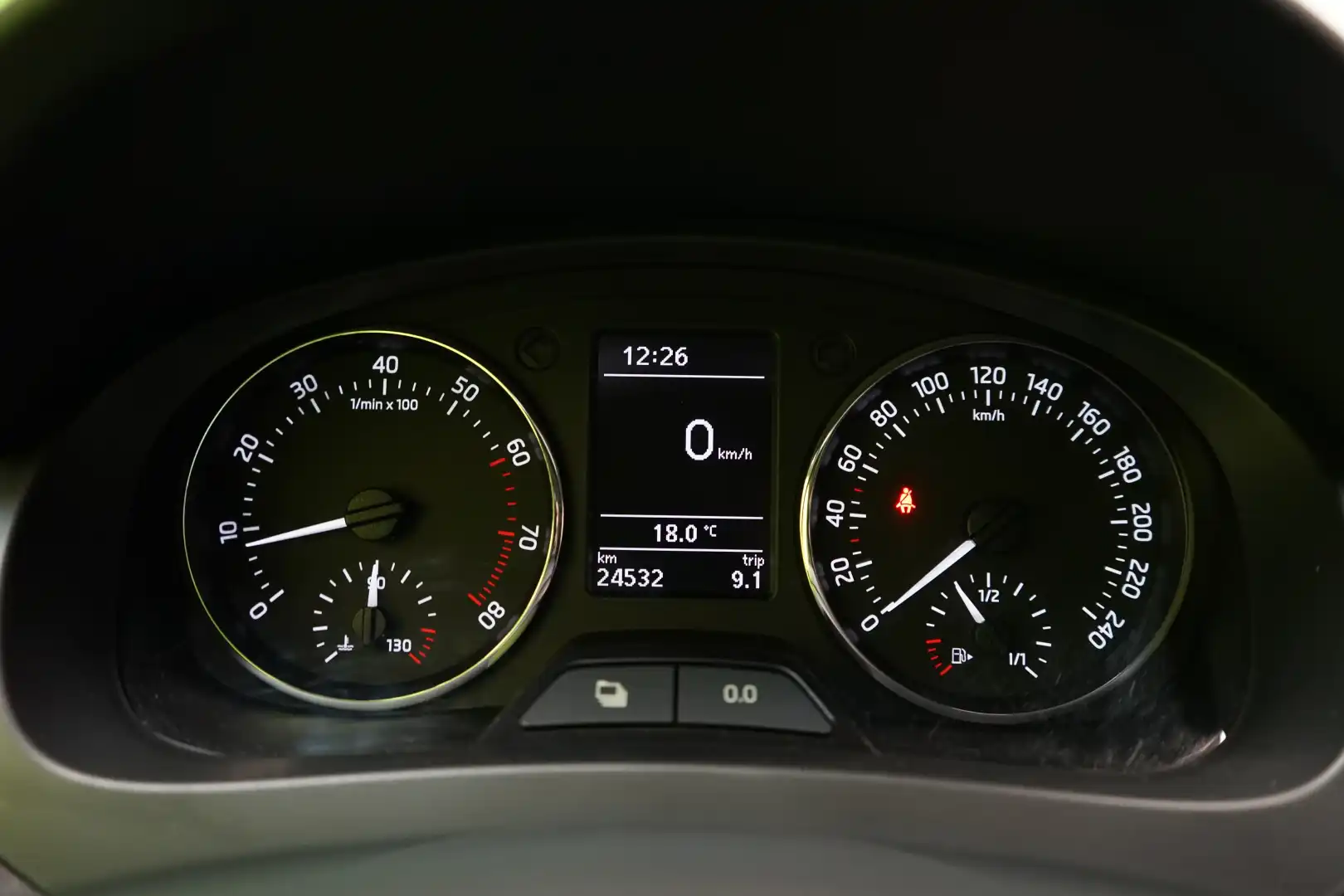 car-image
