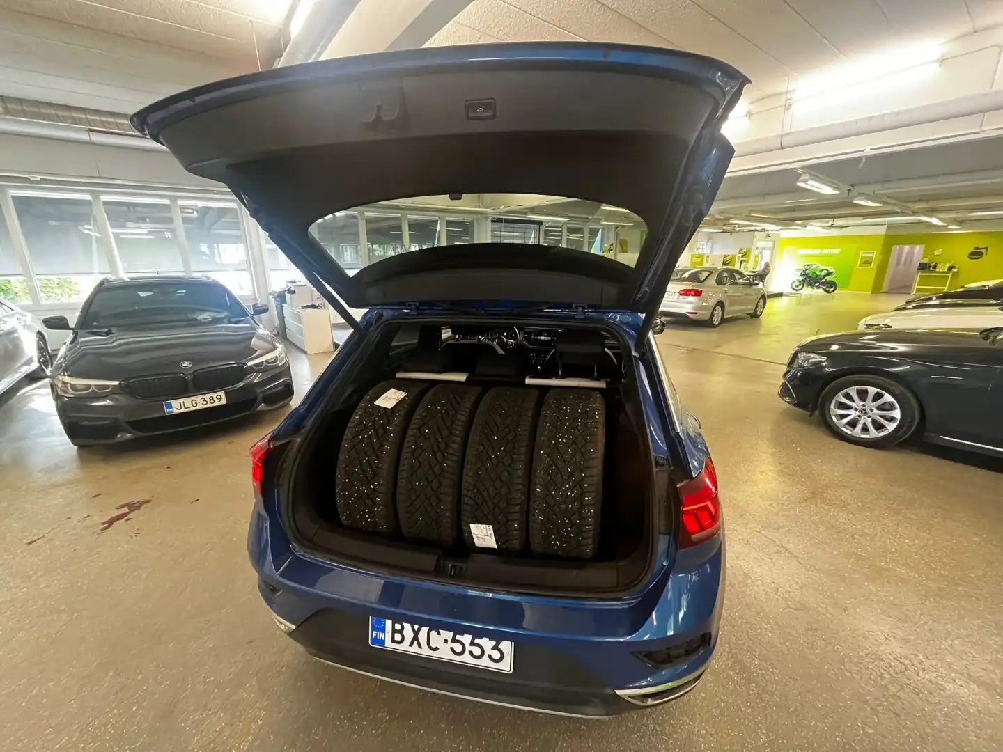car-image